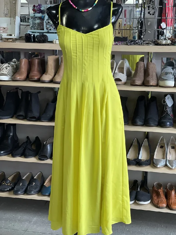 Banana Republic Maxi Dress 0P Trendy Ruffled Maxi Dress