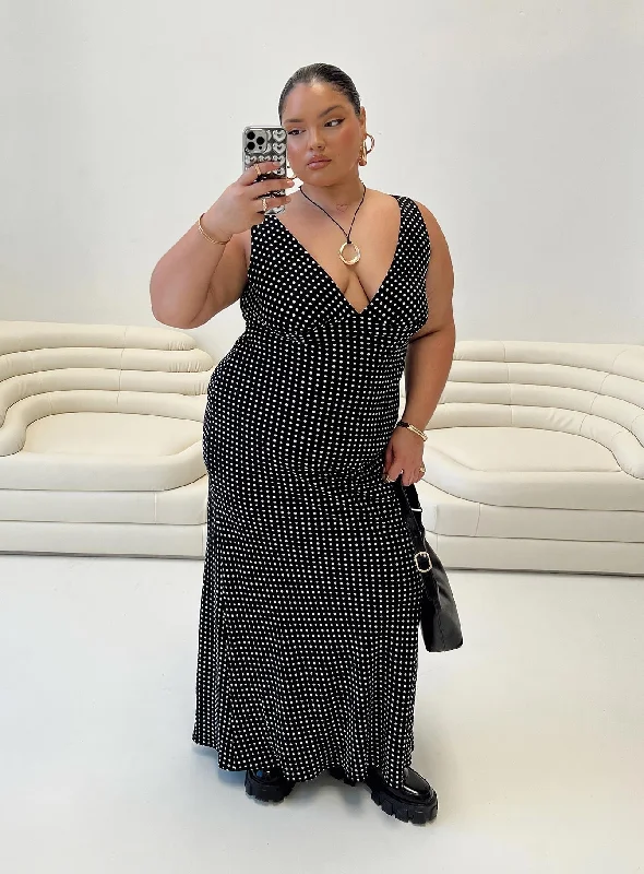 Nellie Maxi Dress Black Polka Dot Curve