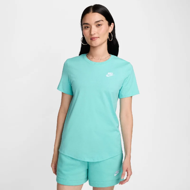 Women's Sportswear Club Essentials T-Shirt