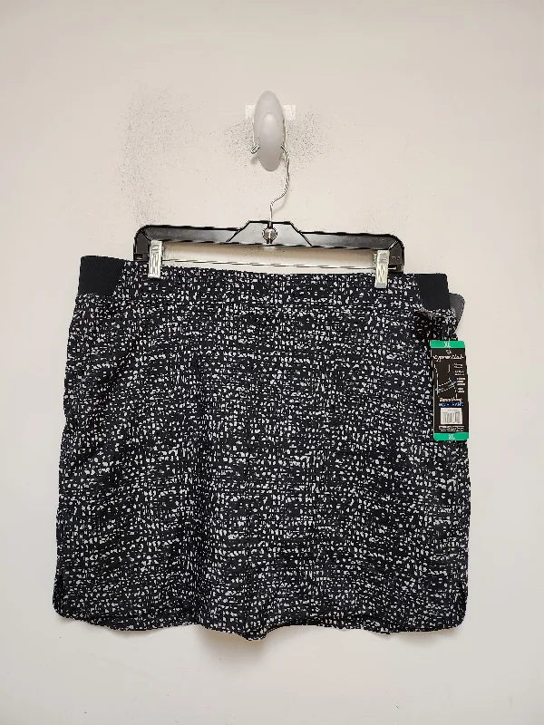 Athletic Skirt By Cyrus Knits In Black & White, Size: Xl slim fit skirt