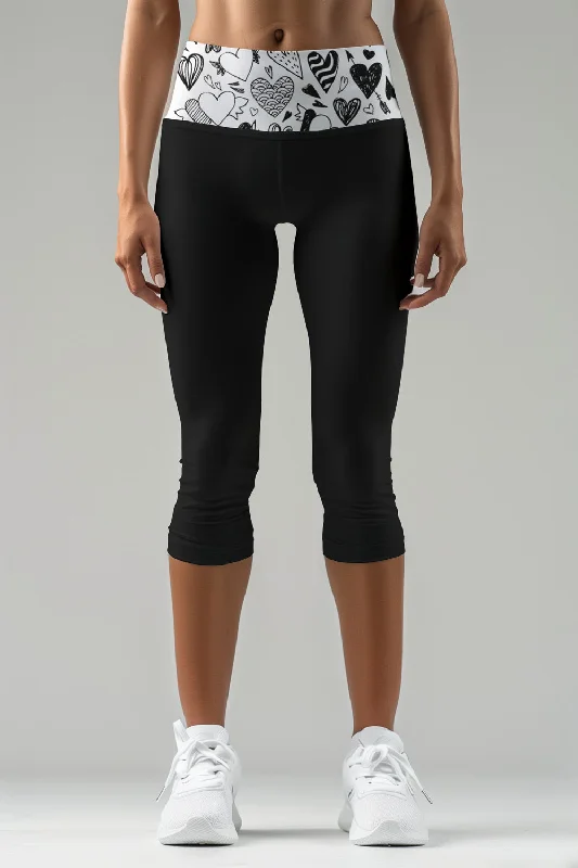 Me Enamoré Ellie Black & White Performance Yoga Capri Leggings - Women