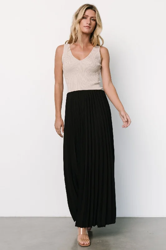 Vinny Pleated Maxi Skirt | Black