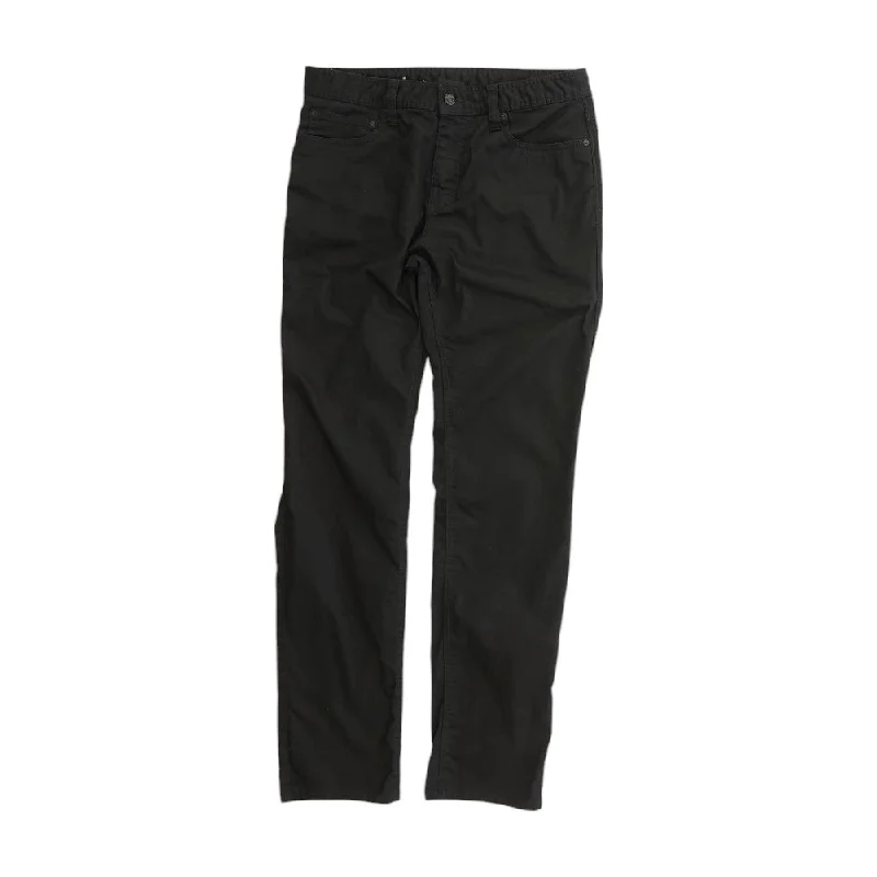 Black Solid Slim Leg Jeans